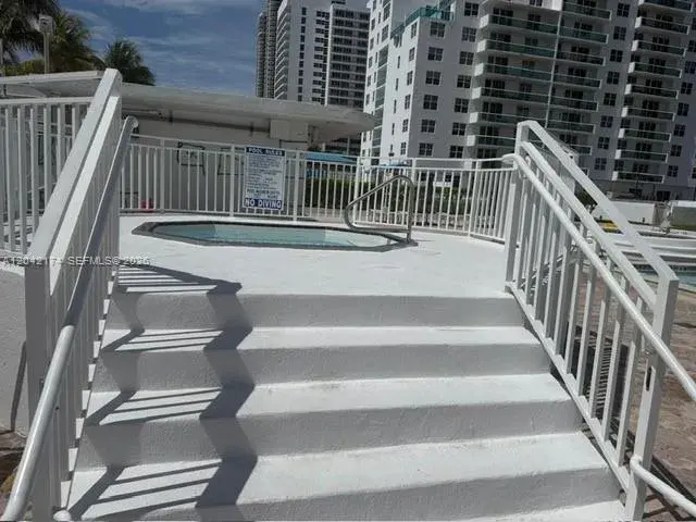 5005 Collins Ave # 1104, Miami Beach FL 33140