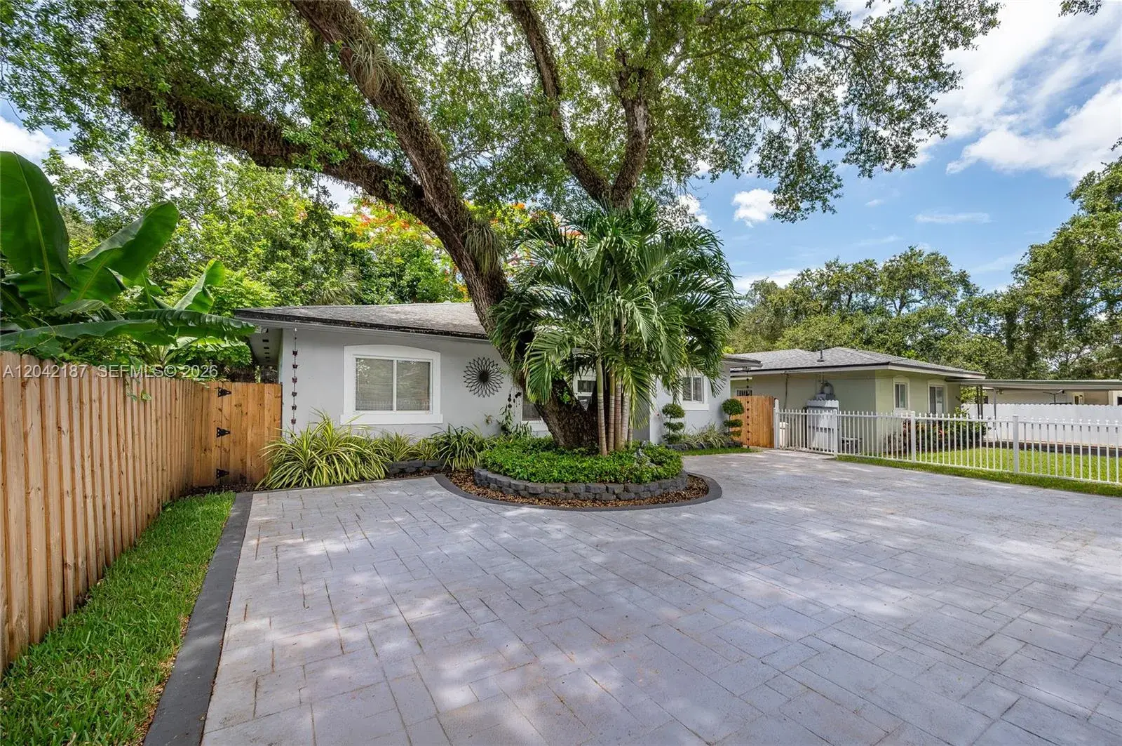 2750 NW 170th St, Miami Gardens FL 33056