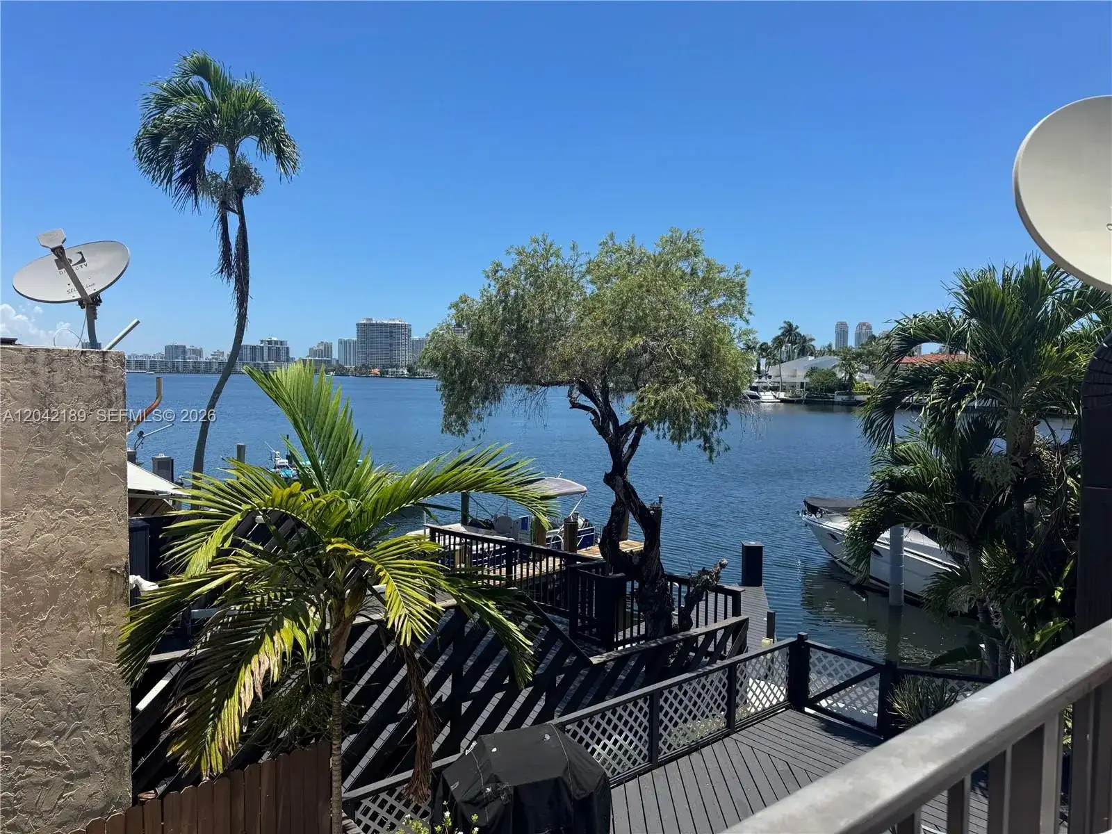 2795 NE 164th St # 6, North Miami Beach FL 33160 photo 4