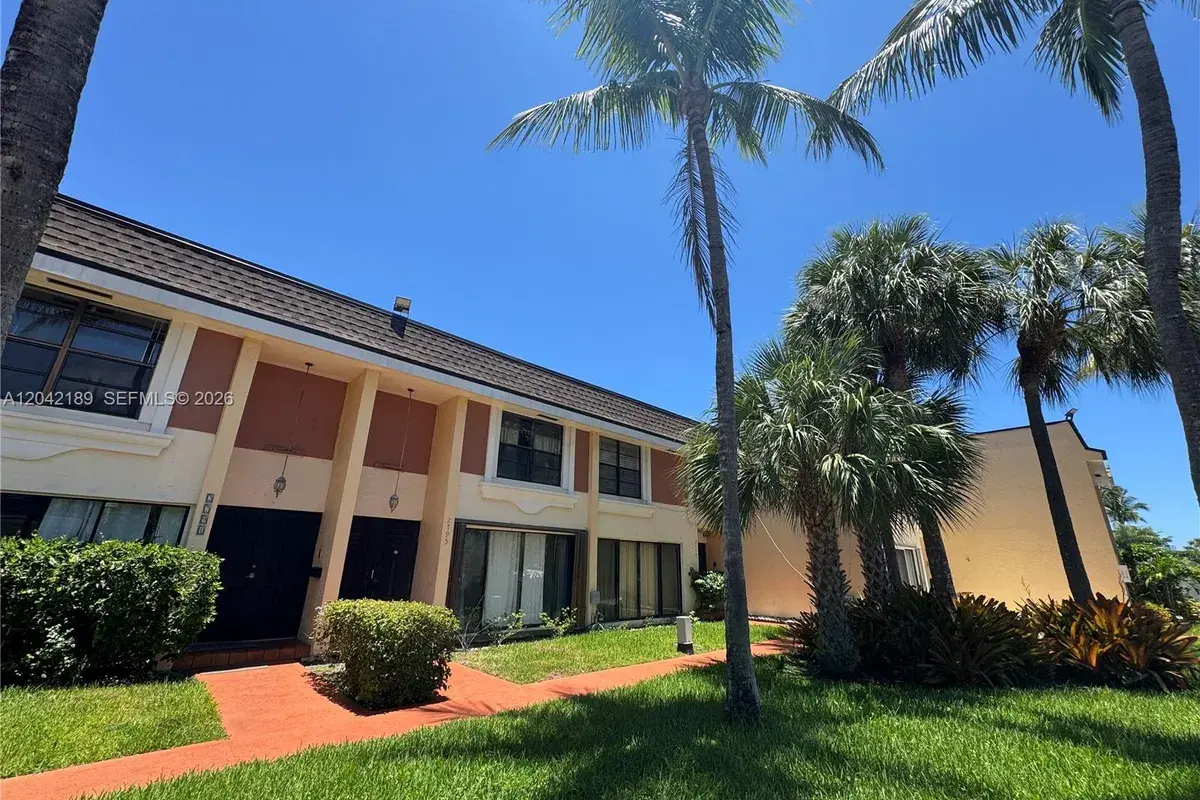 2795 NE 164th St # 6, North Miami Beach FL 33160