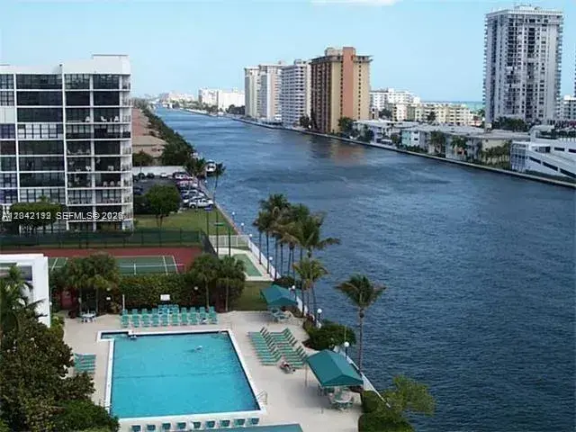 800 Parkview Dr # 1018, Hallandale Beach FL 33009