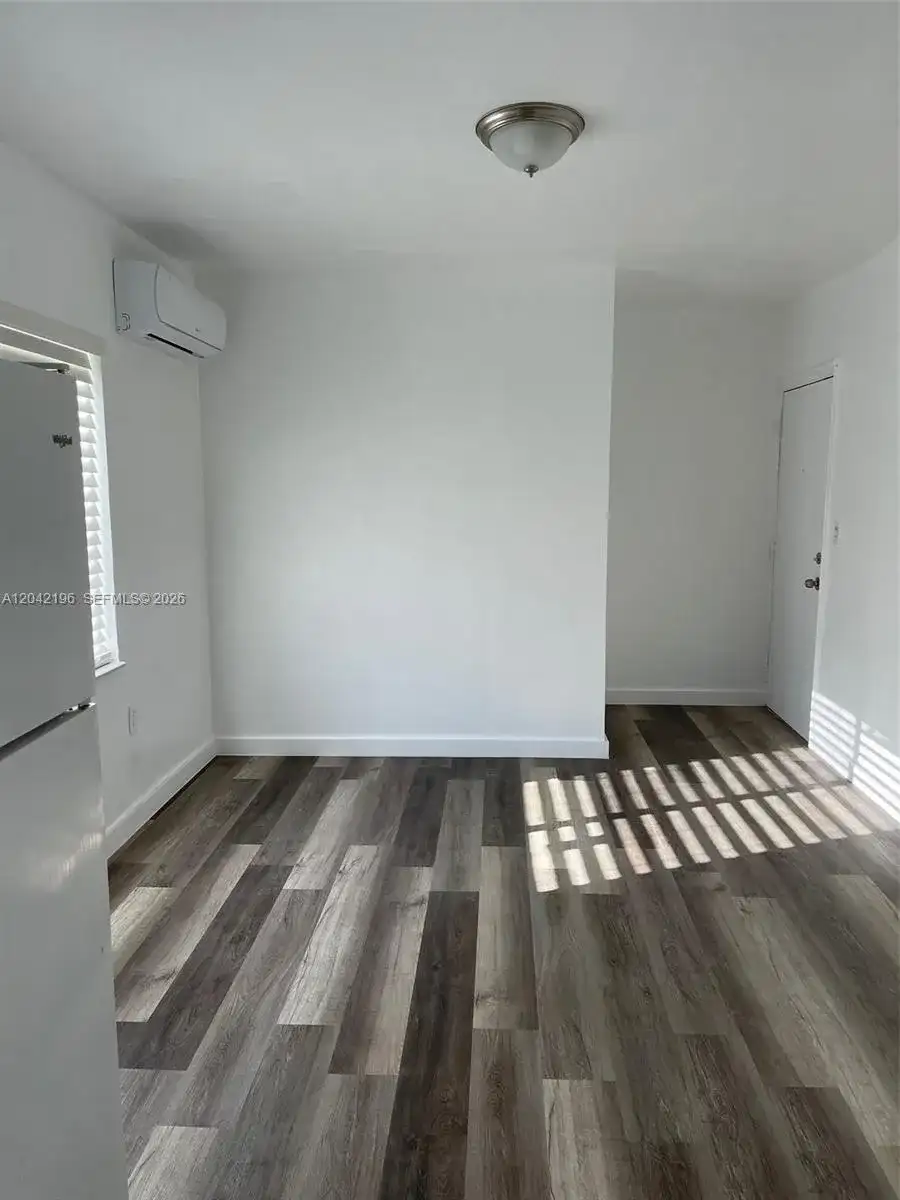 430 SW 6th Ave # 8, Miami FL 33130 photo 4