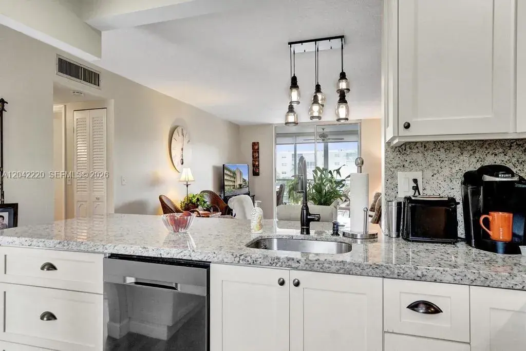 415 SE 11th Ter # 207, Dania Beach FL 33004