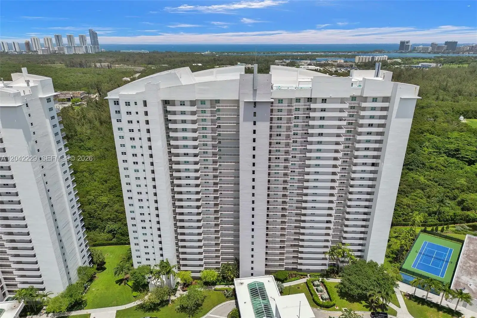 15051 Royal Oaks Ln # 2601, North Miami FL 33181 photo 3