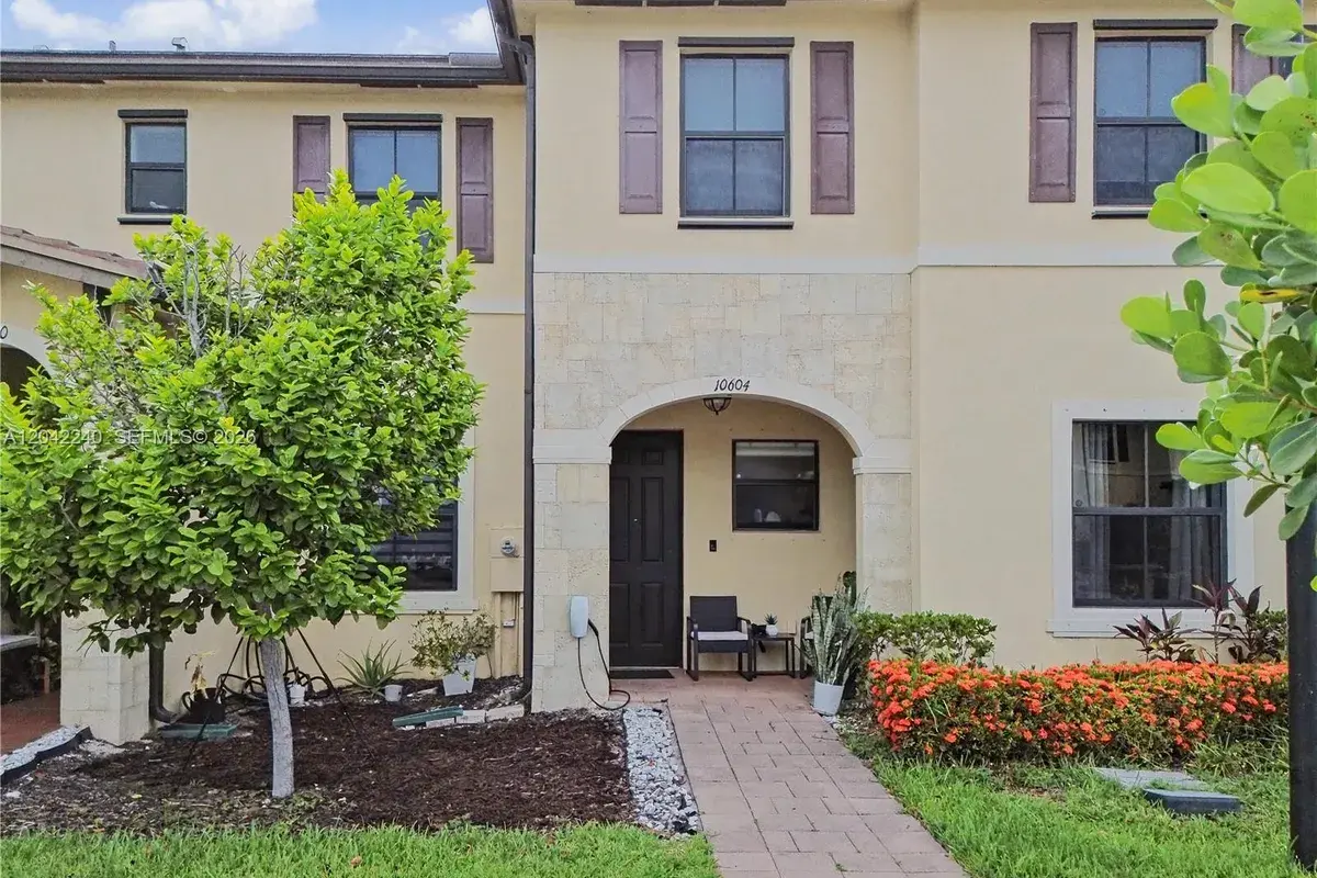 10604 W 33rd Ln, Hialeah FL 33018