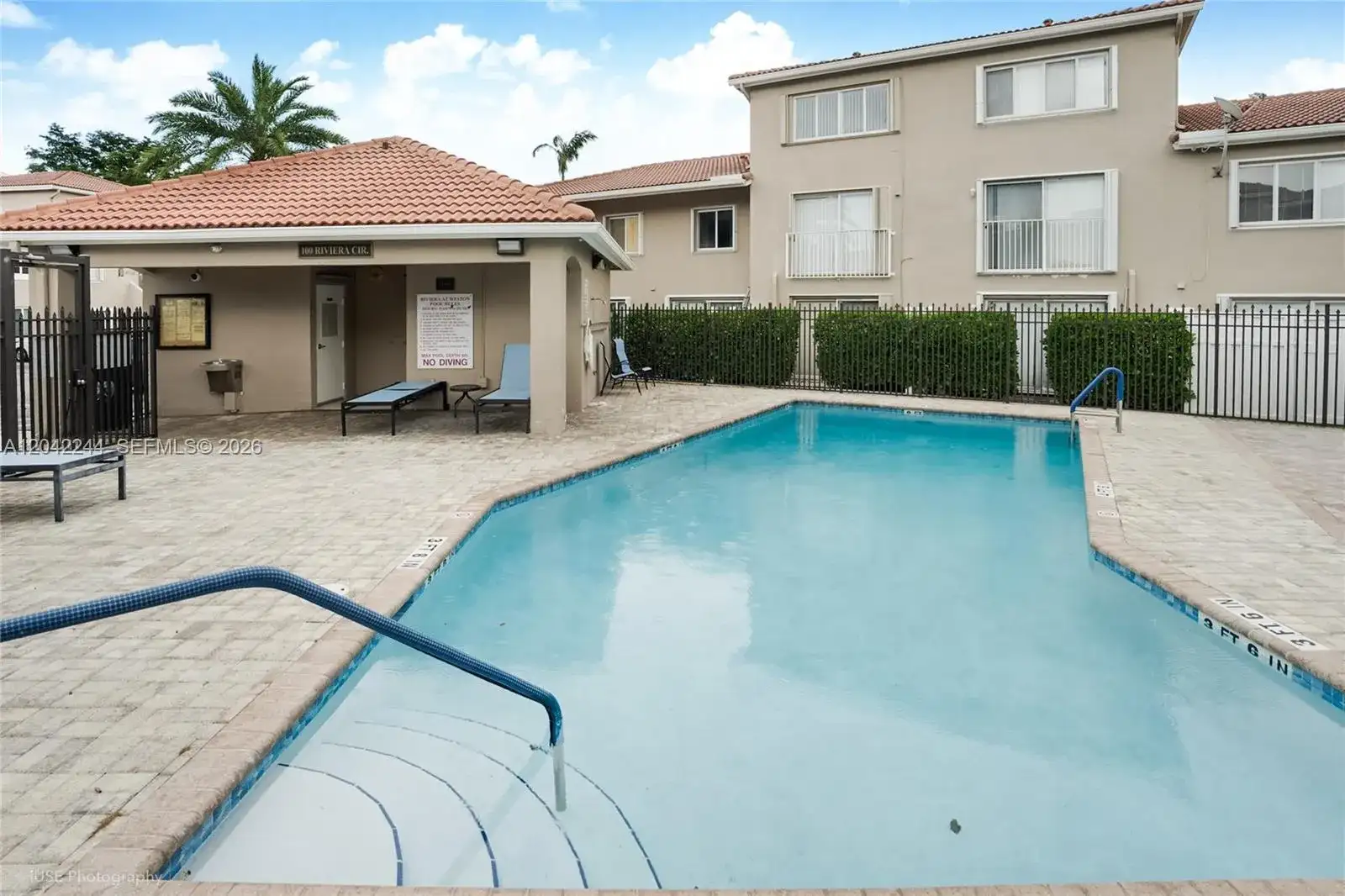 221 Riviera Cir, Weston FL 33326 photo 2