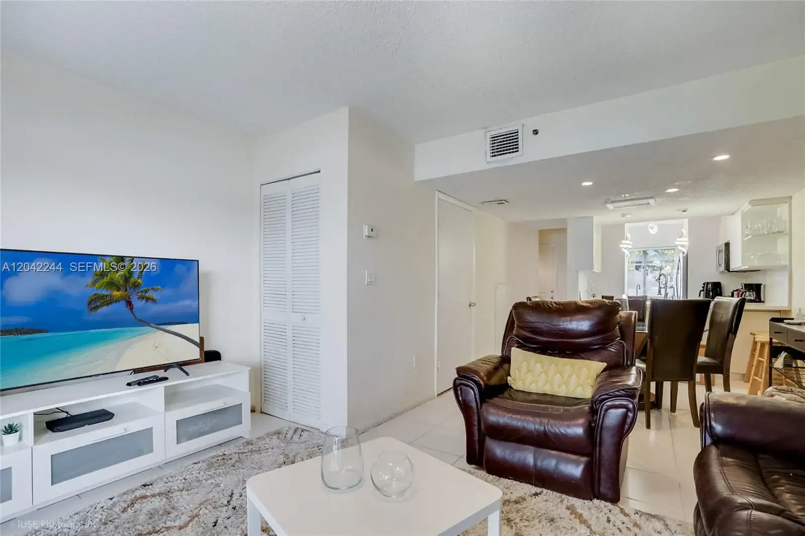 221 Riviera Cir, Weston FL 33326 photo 5