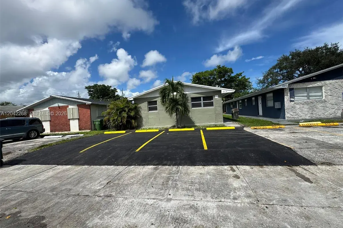844 SW 10th St # 3, Hallandale Beach FL 33009
