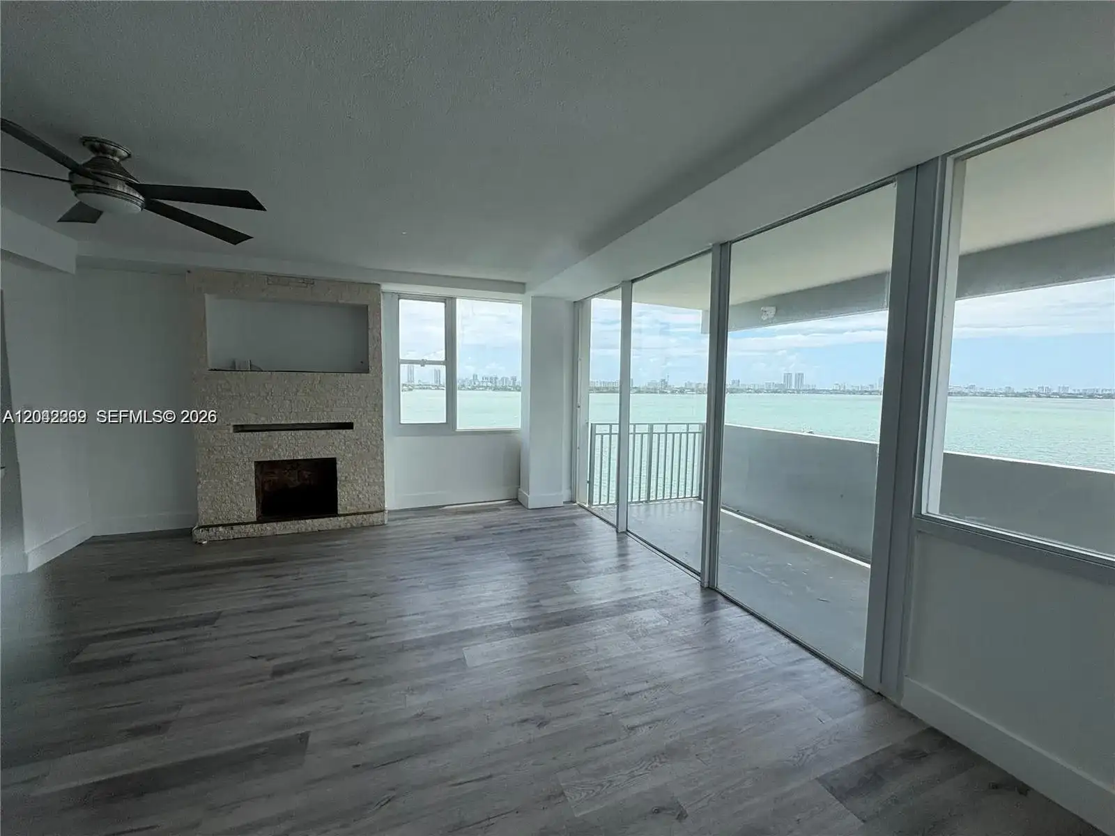 7545 E Treasure Dr # 9H, North Bay Village FL 33141 photo 3
