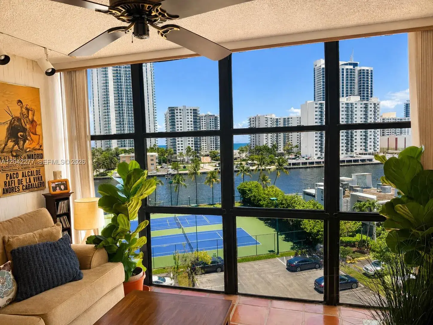 1000 Parkview Dr # 726, Hallandale Beach FL 33009