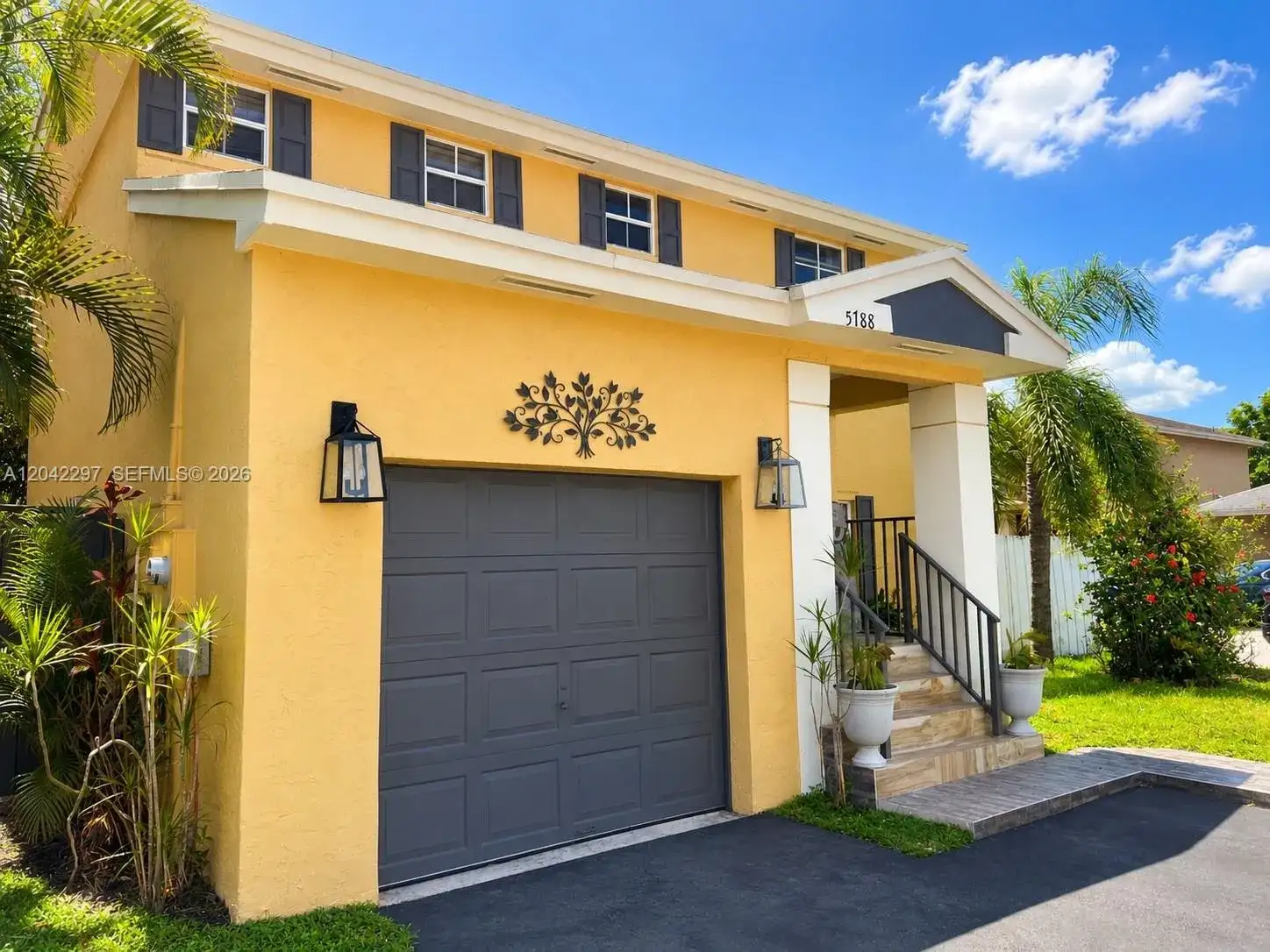5788 Woodland Point Dr, Tamarac FL 33319 photo 2