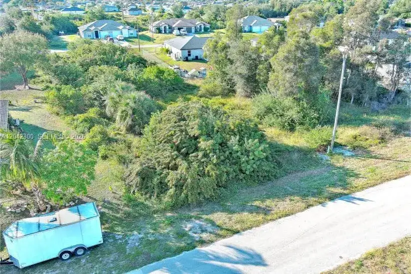 394 PALENCIA AVE, Lehigh Acres FL 33974 photo 3