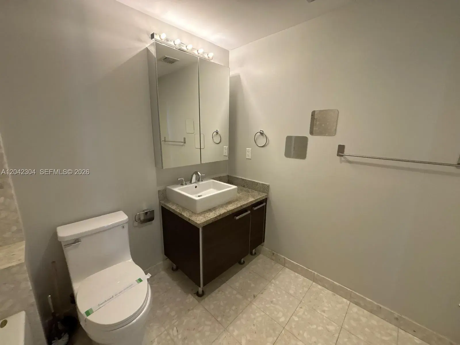 185 SW 7th St # 1410, Miami FL 33130