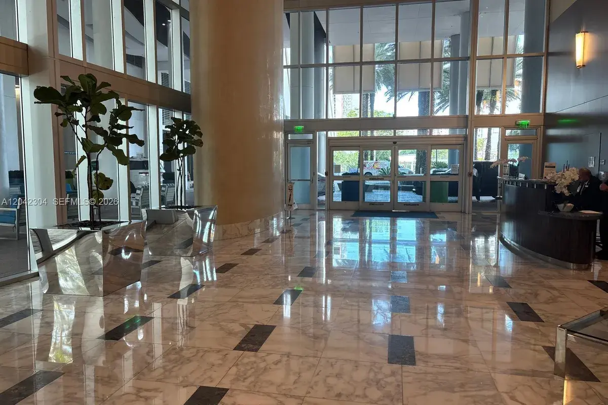 185 SW 7th St # 1410, Miami FL 33130