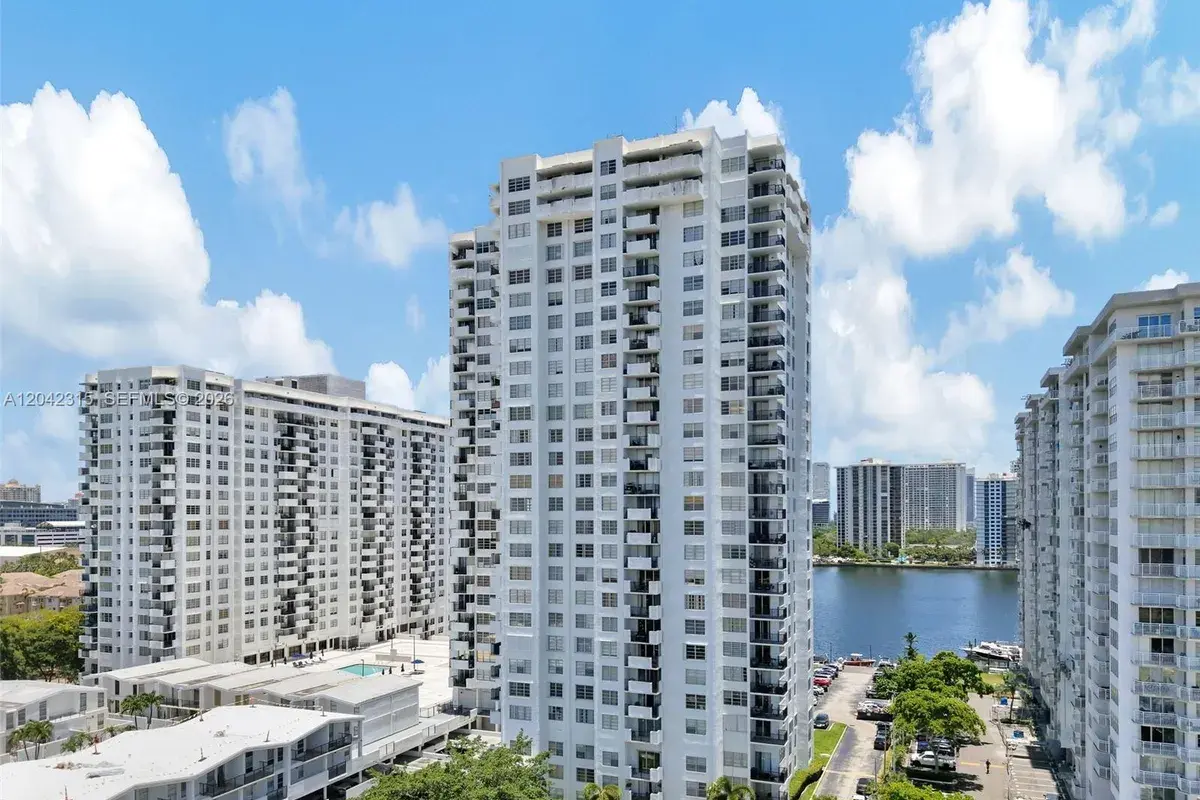 2750 NE 183rd St # 2410, Aventura FL 33160