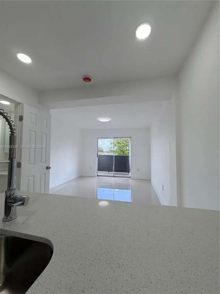 1551 W Okeechobee Rd # 9, Hialeah FL 33010 photo 3