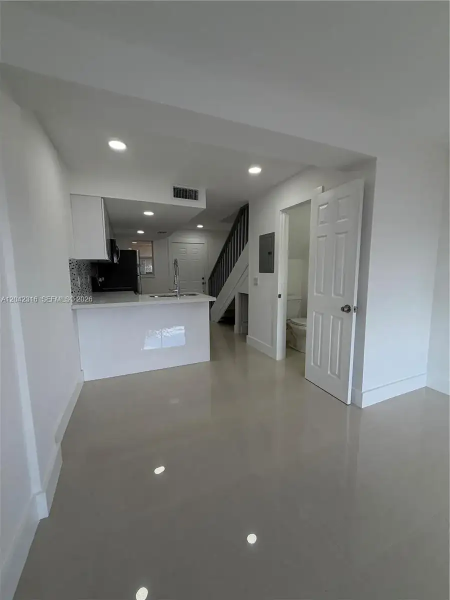 1551 W Okeechobee Rd # 9, Hialeah FL 33010 photo 4