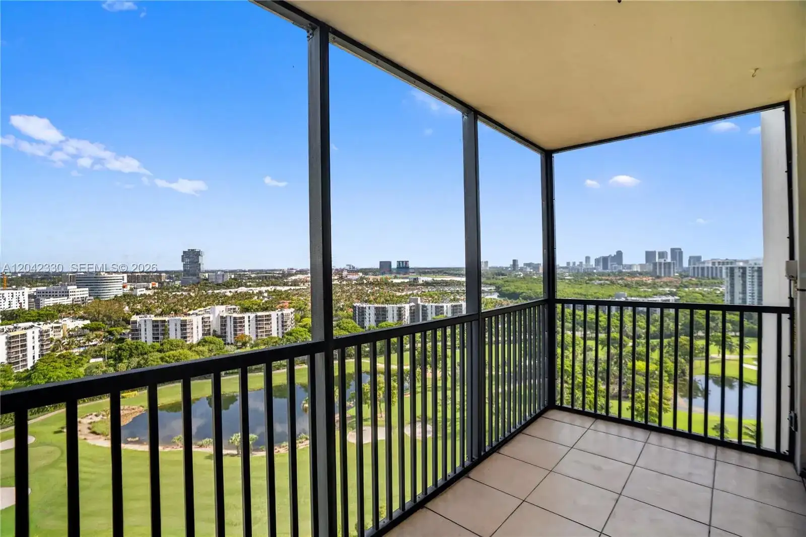 20301 W Country Club Dr # 2122, Aventura FL 33180 photo 2