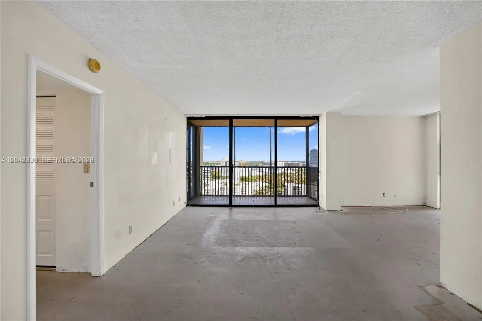 20301 W Country Club Dr # 2122, Aventura FL 33180 photo 3