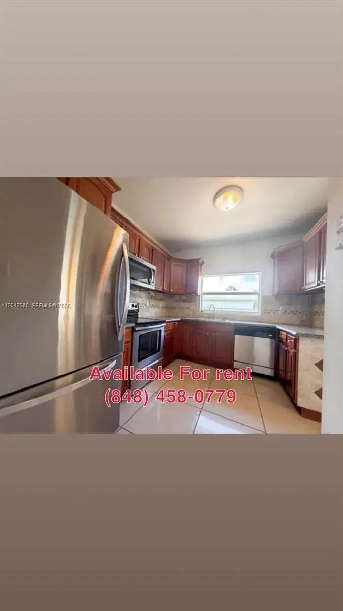 453 N Deerfield Ave, Deerfield Beach FL 33441 photo 3