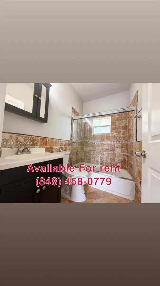 453 N Deerfield Ave, Deerfield Beach FL 33441 photo 5