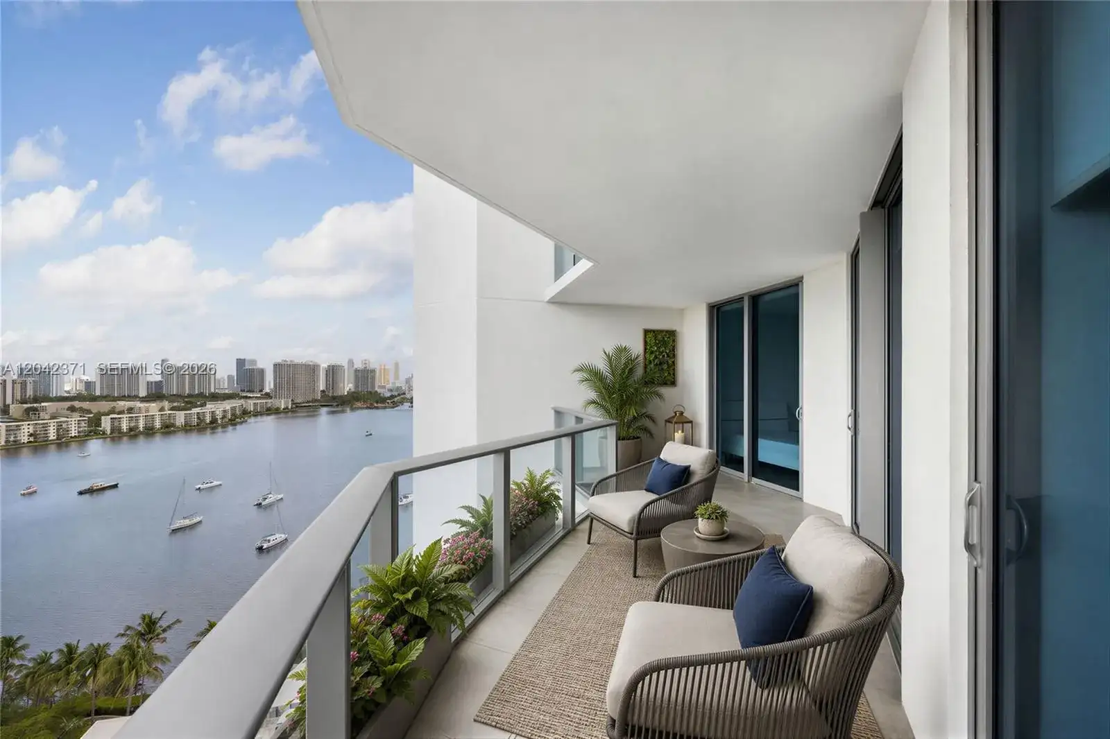 17301 Biscayne Blvd # 1704, North Miami Beach FL 33160 photo 3