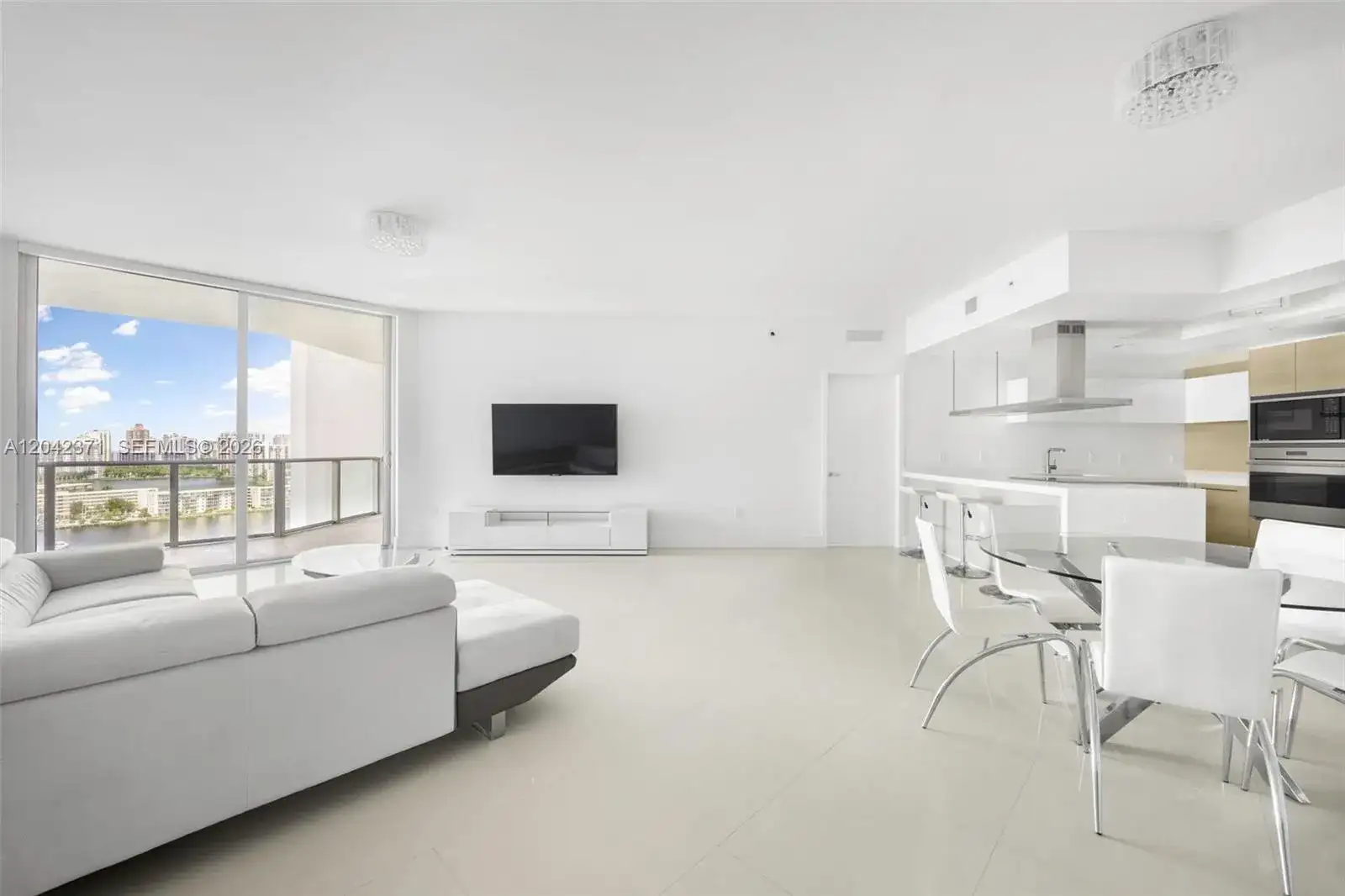 17301 Biscayne Blvd # 1704, North Miami Beach FL 33160 photo 4