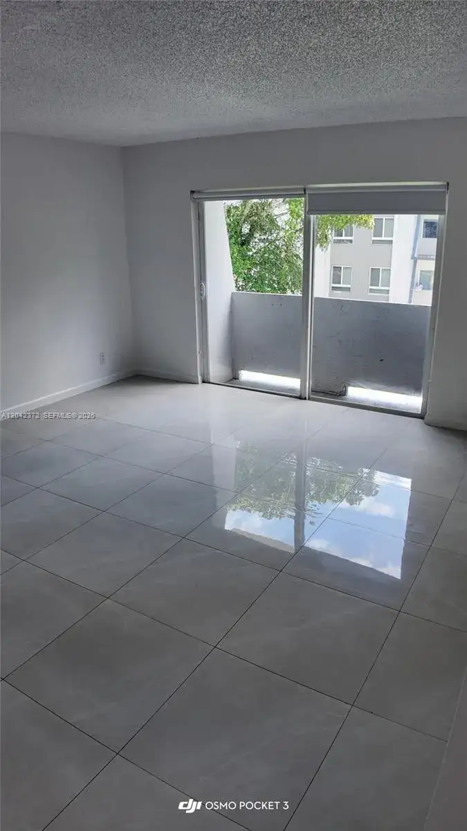 11120 SW 196th St # 310, Cutler Bay FL 33157