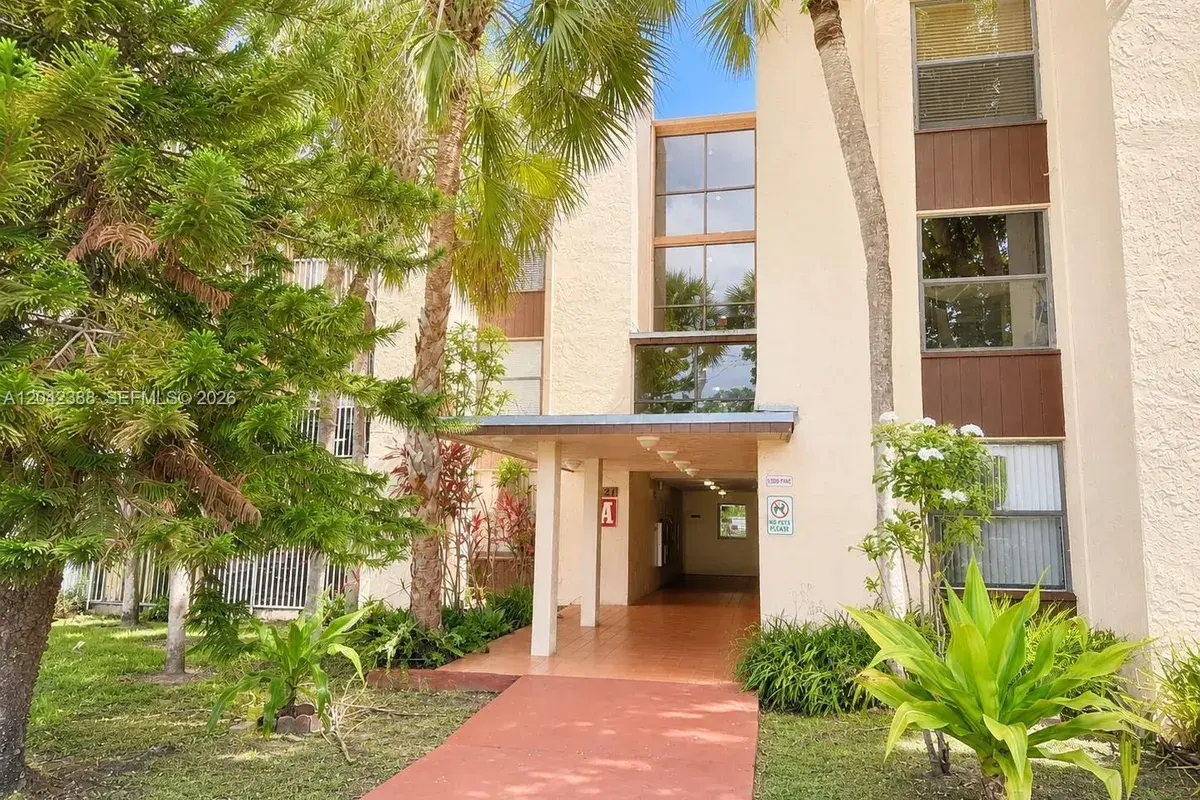 14421 N Kendall Dr # 000, Miami FL 33186