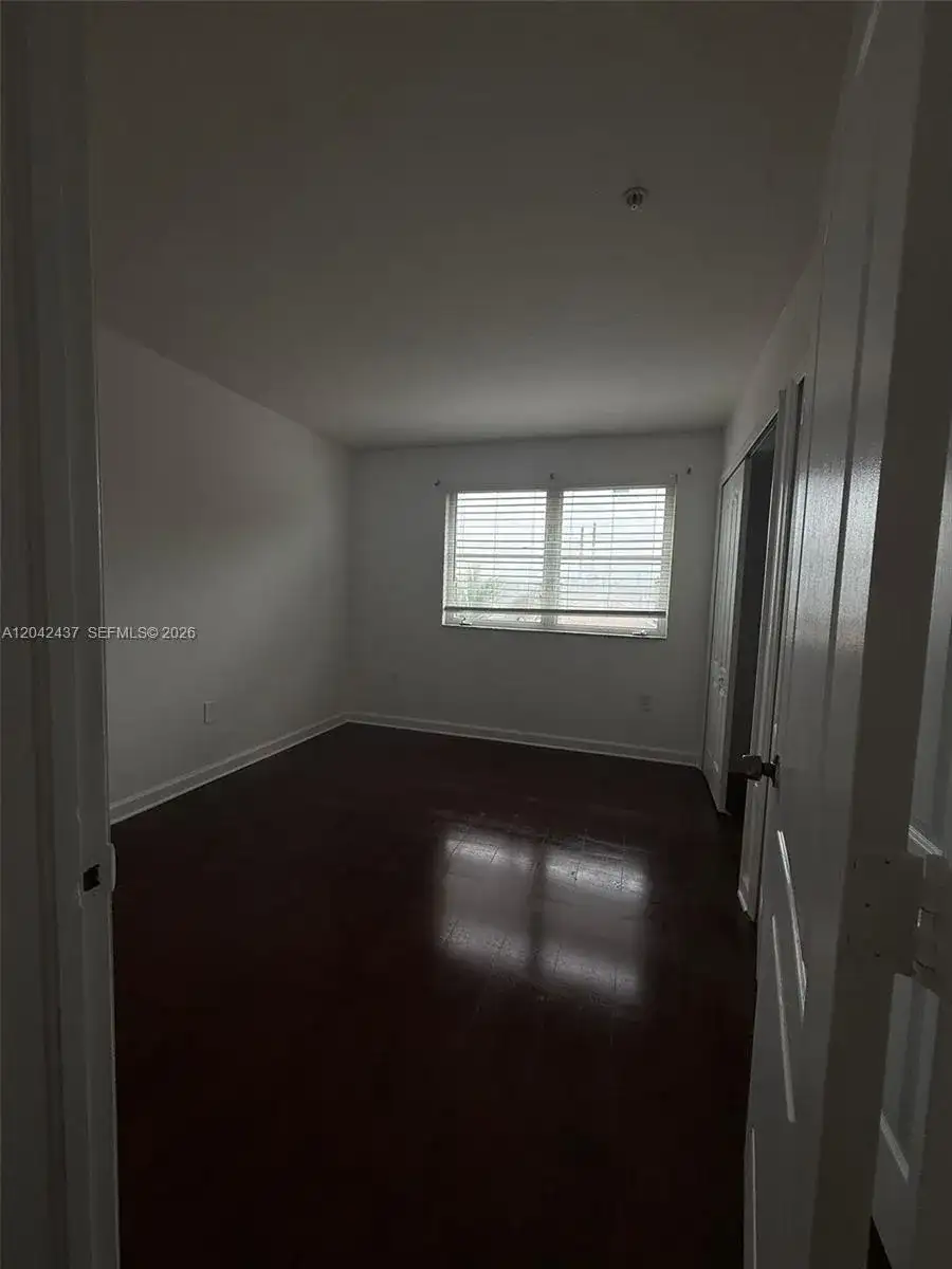 17640 NW 73rd Ave # 19, Hialeah FL 33015 photo 4