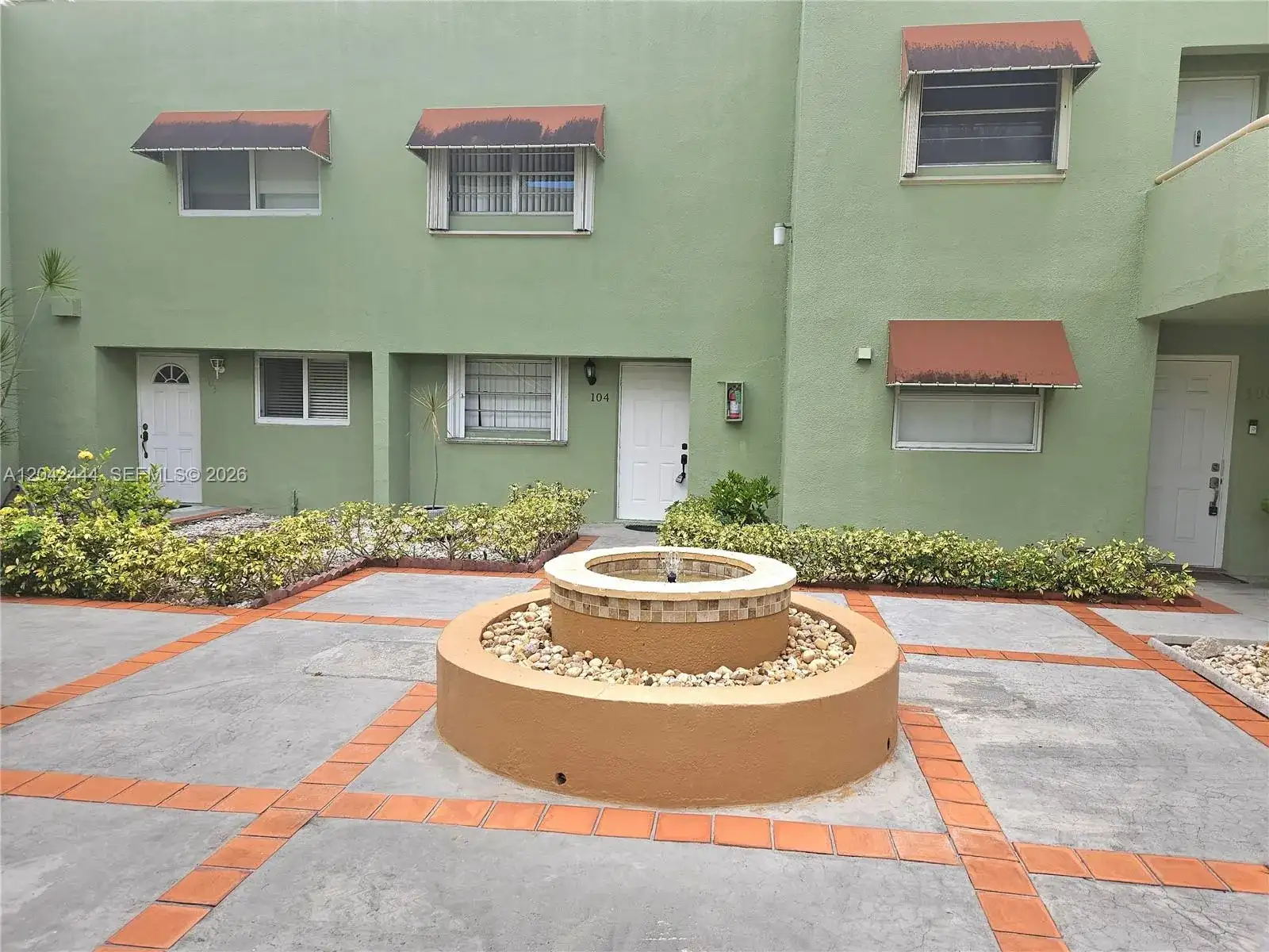11071 NW 7th St # 15, Miami FL 33172 photo 2