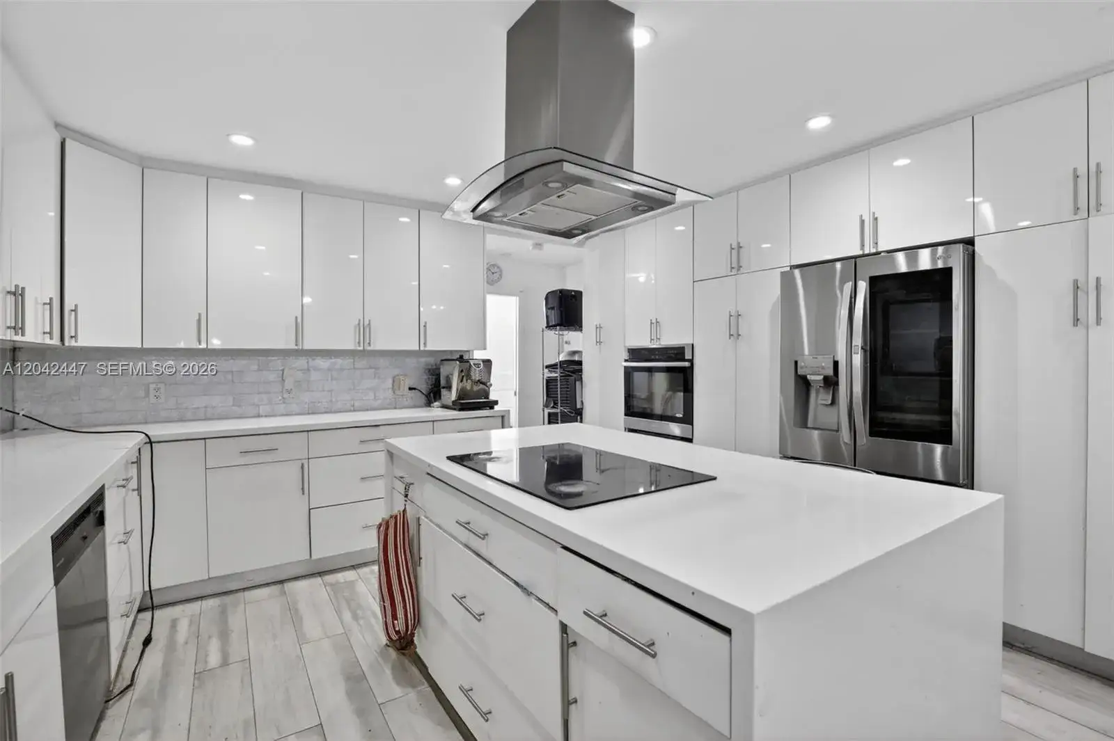 14401 SW 23rd St, Davie FL 33325