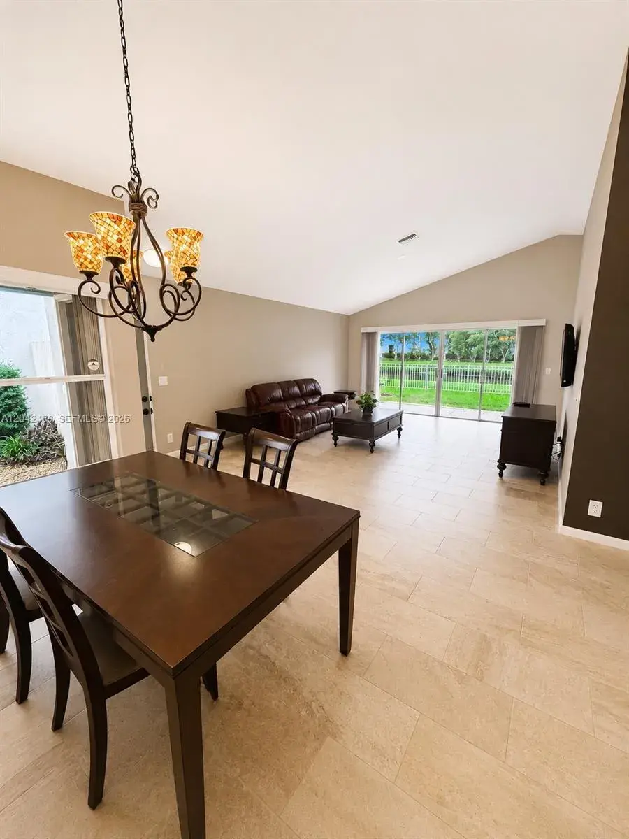 10750 NW 10th St, Plantation FL 33322