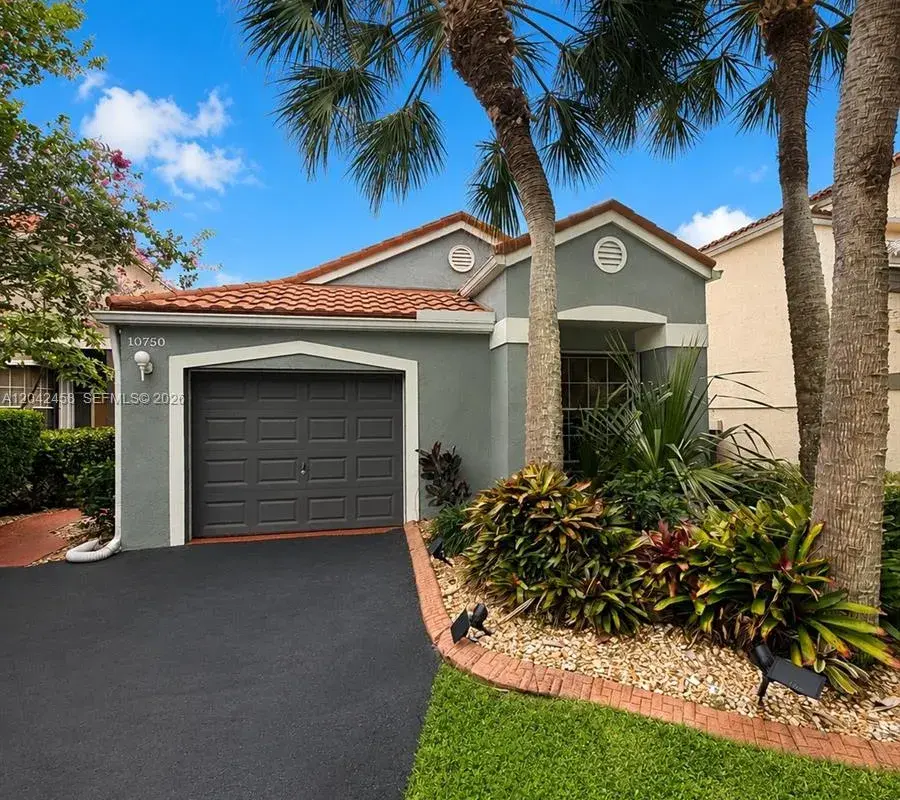 10750 NW 10th St, Plantation FL 33322