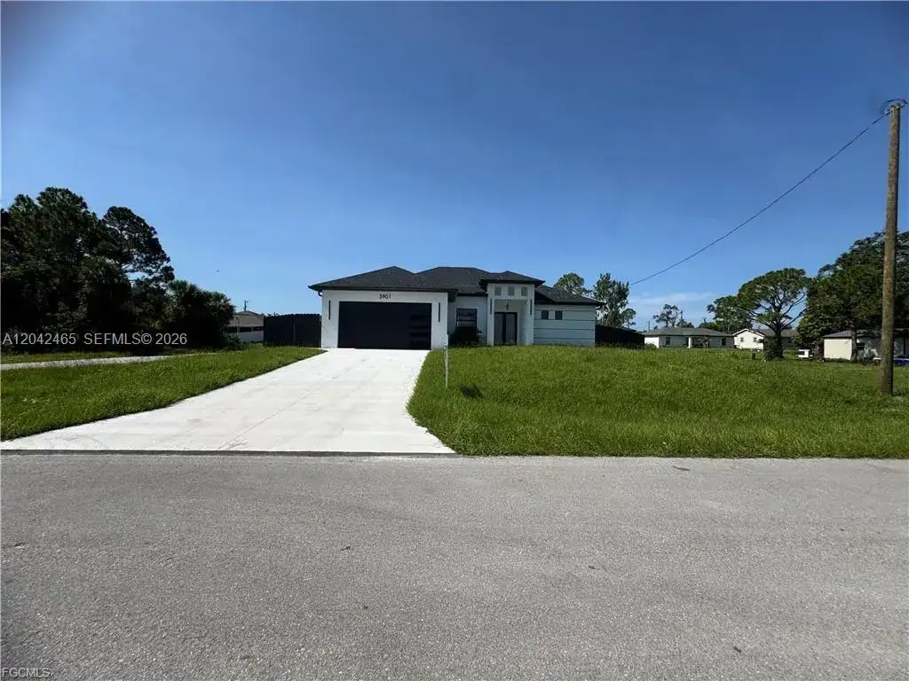 3901 3rd ST SW, Lehigh Acres FL 33976 photo 2