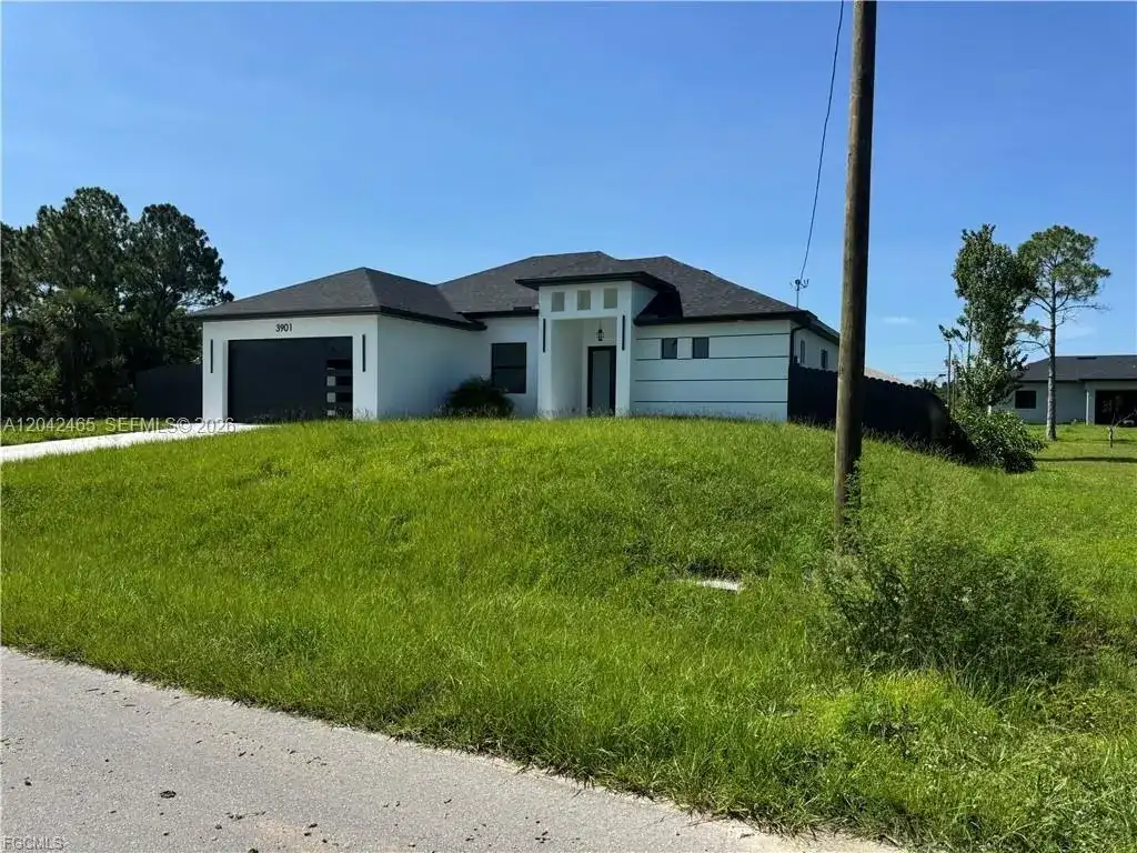 3901 3rd ST SW, Lehigh Acres FL 33976 photo 4