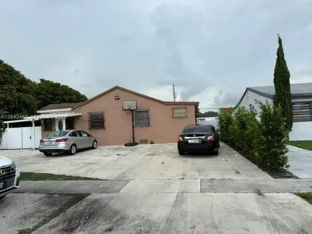 397 W 57th St # 3, Hialeah FL 33012