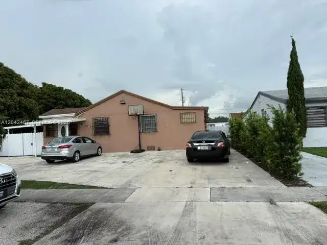 397 W 57th St # 3, Hialeah FL 33012