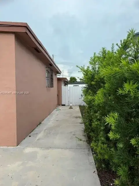 397 W 57th St # 3, Hialeah FL 33012 photo 2
