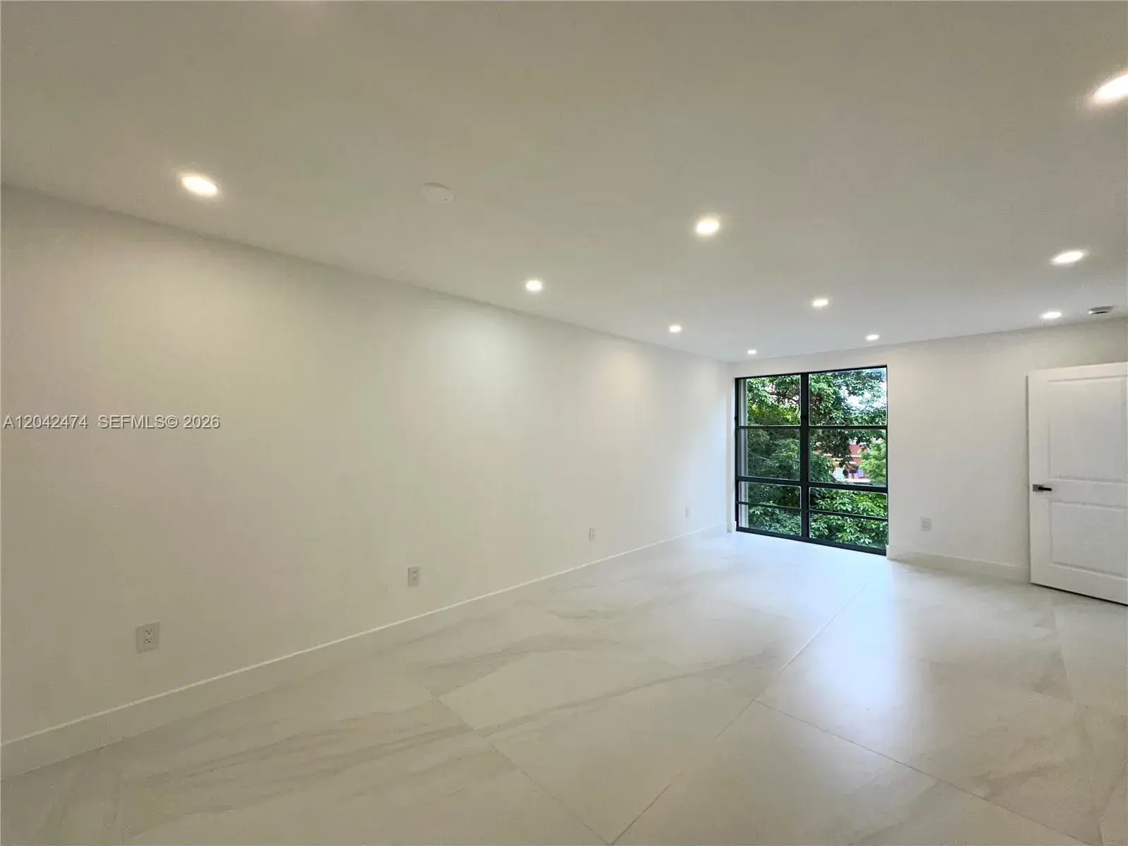 17620 Atlantic Blvd # 310, Sunny Isles Beach FL 33160