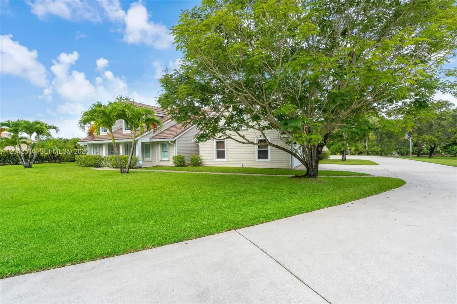 5703 Lago Del Sol Dr, Lake Worth FL 33449