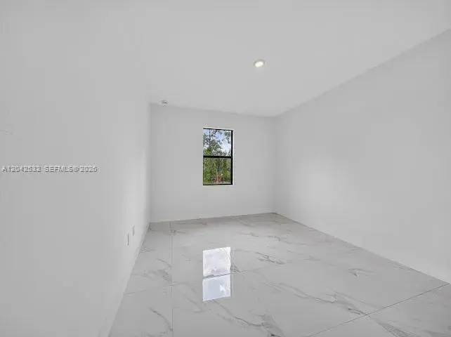 928-930 Hepburn Ave, Lehigh Acres FL 33974