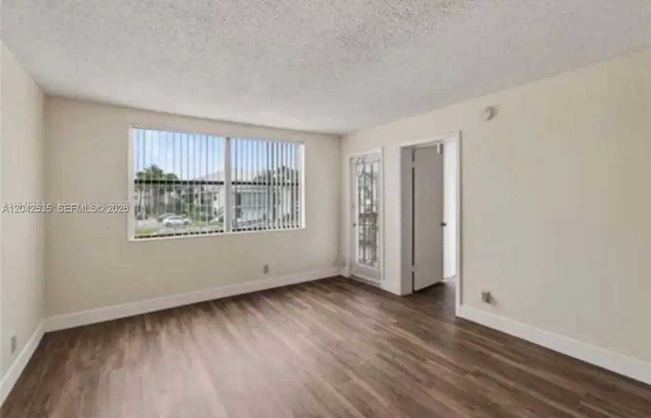 738 Executive Center Dr # 23, West Palm Beach FL 33401 photo 2