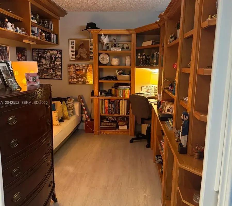 5200 N Ocean Blvd # 1012B, Lauderdale By The Sea FL 33308