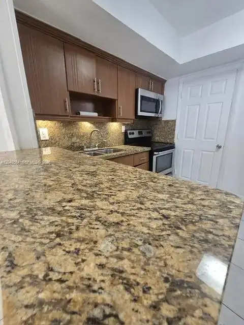 2441 NW 13th St # 62, Miami FL 33125 photo 4