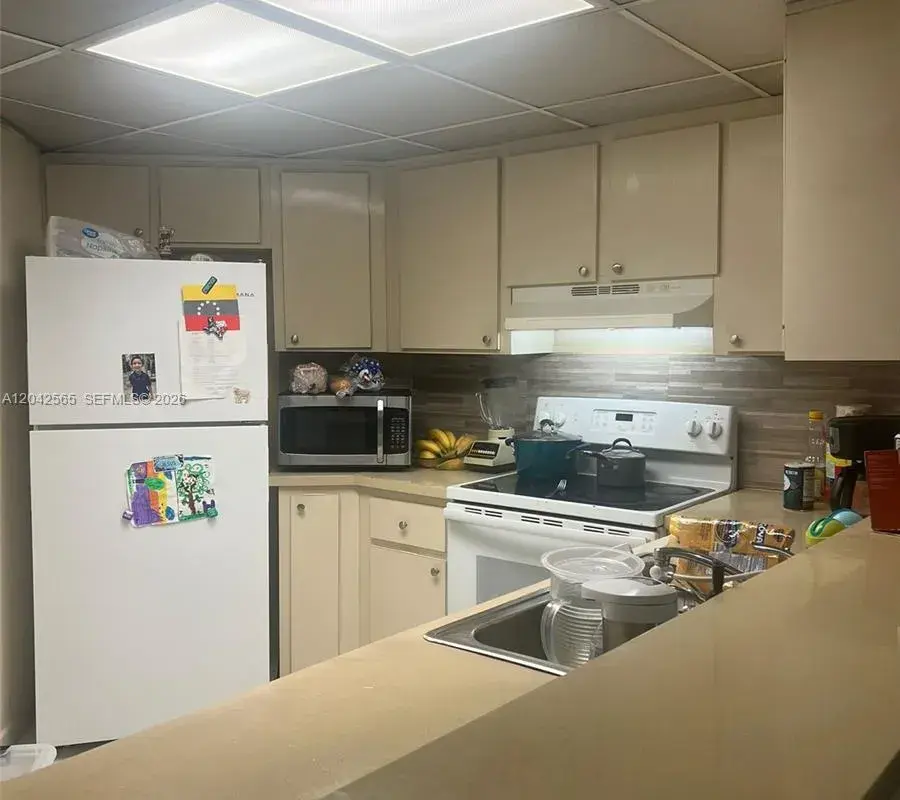 9429 Fontainebleau Blvd # 33, Miami FL 33172