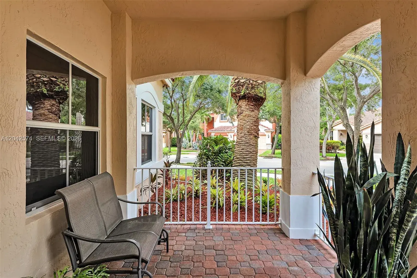 3711 Falcon Ridge Cir, Weston FL 33331