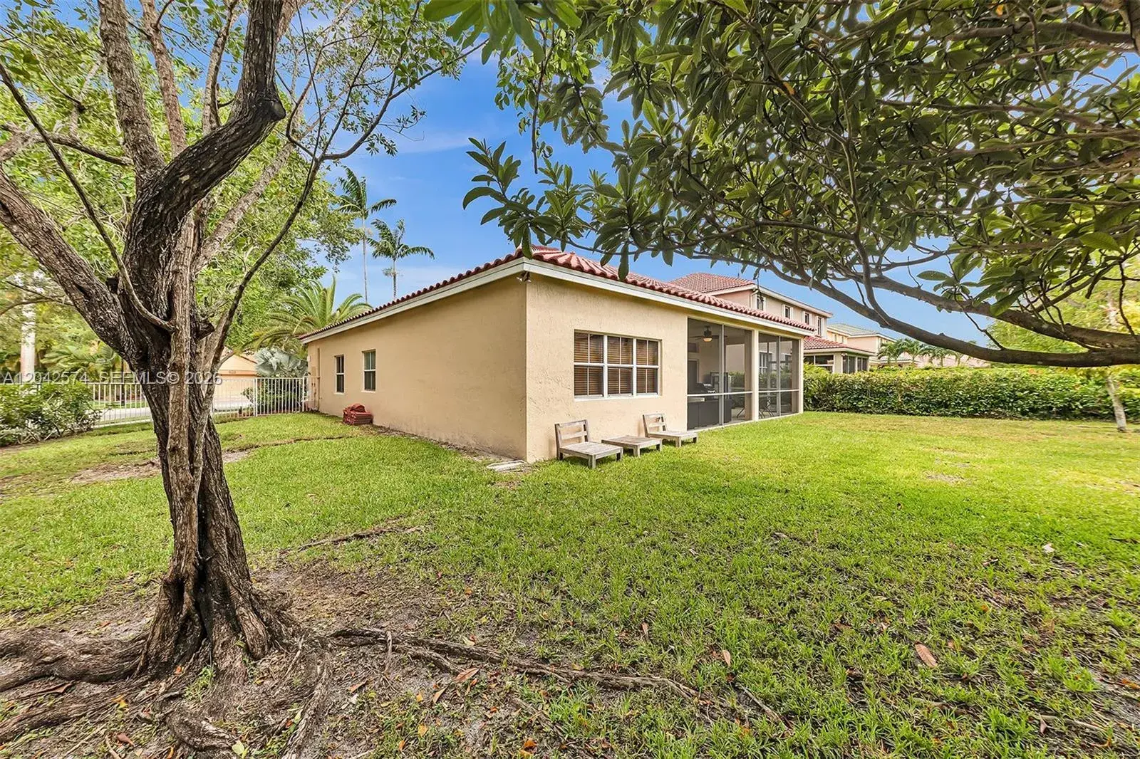 3711 Falcon Ridge Cir, Weston FL 33331
