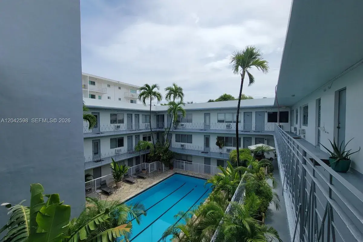 835 Lenox Ave # 102, Miami Beach FL 33139