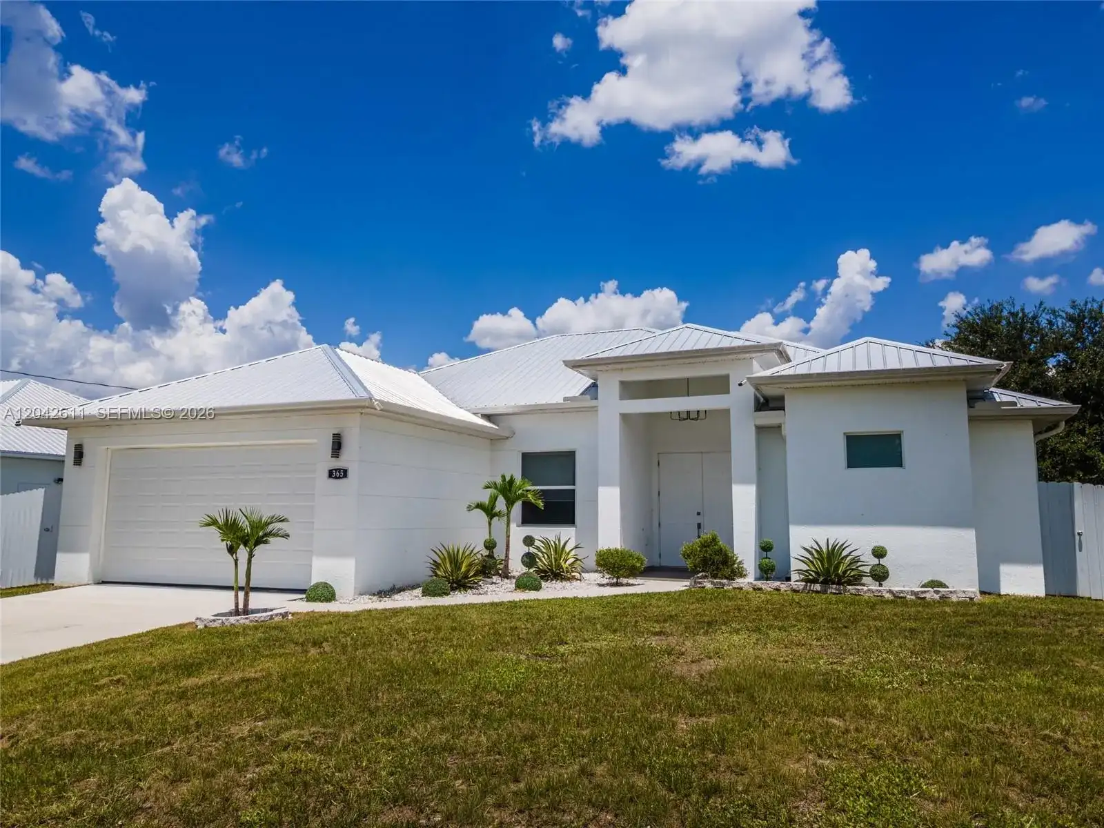 365 Ranier Ave, Lehigh Acres FL 33974 photo 4